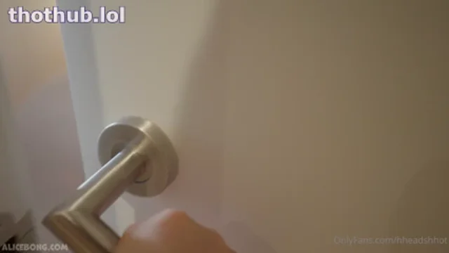 Alice bong – maid caught