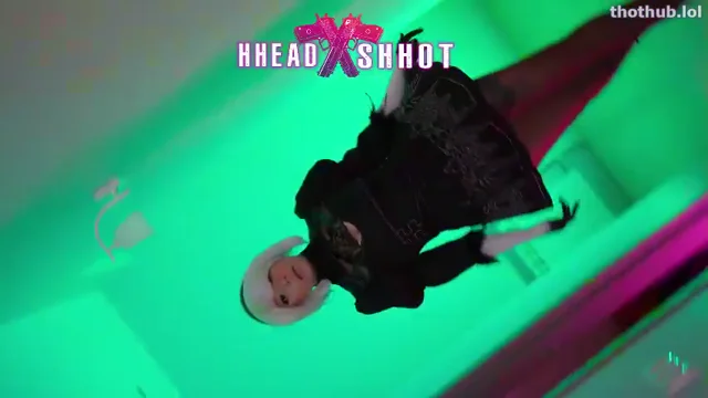 Alice Bong – cosplay 2b b/g