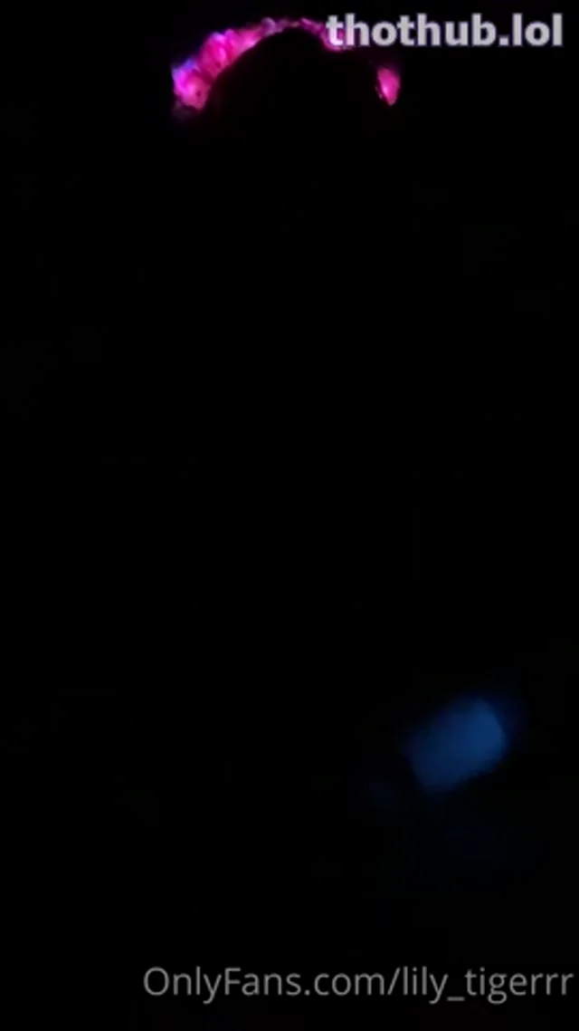 Lily_tigerrr glow in the dark dildo sex