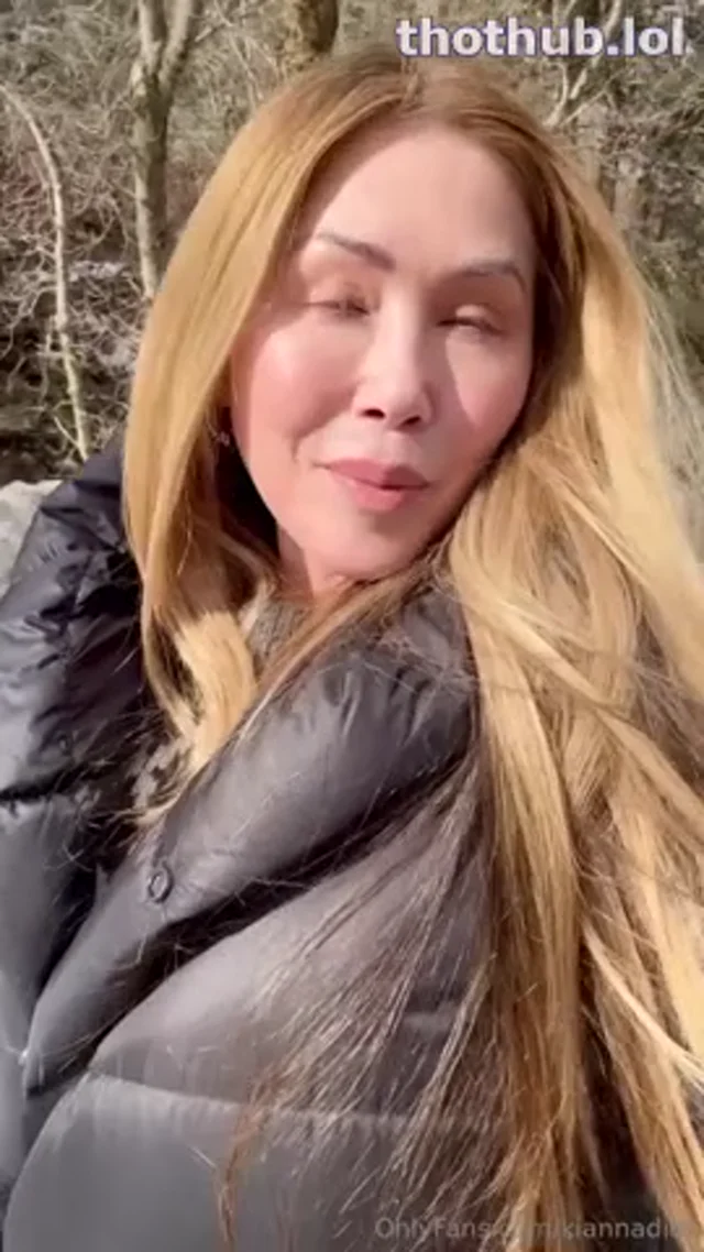 Kianna Dior Hot Springs Solo