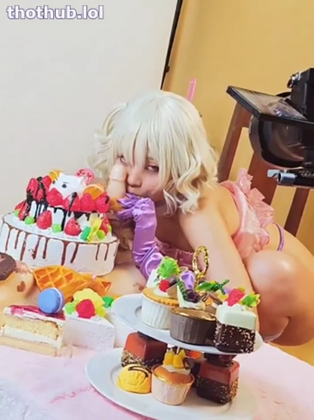 Hitomikadorin cake and dildo