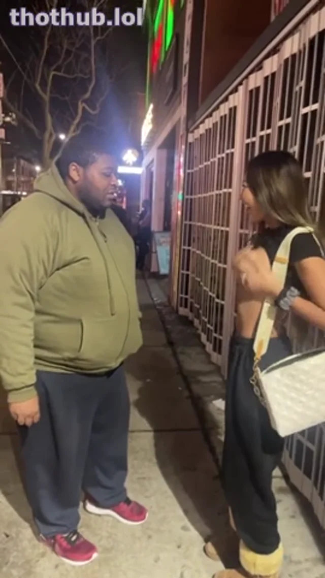 Bunni Emmie flashing tits in public