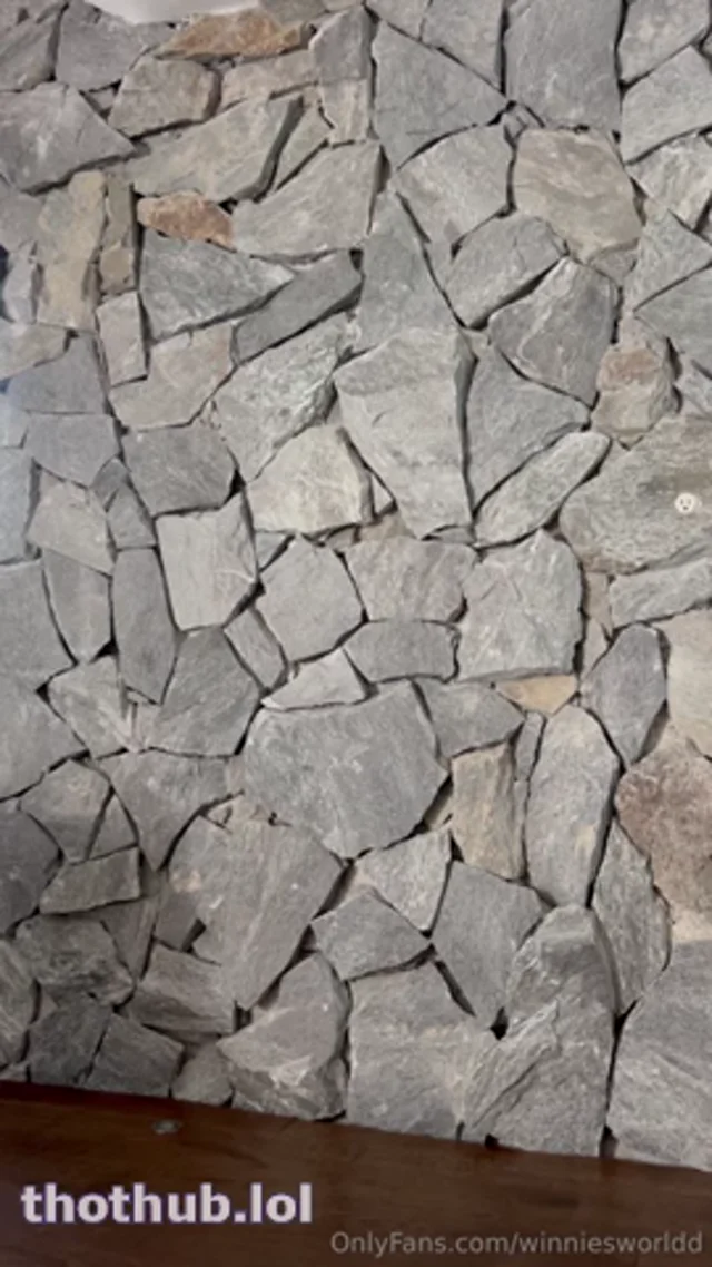 OnlyFans WinnieVIP doing hands stand