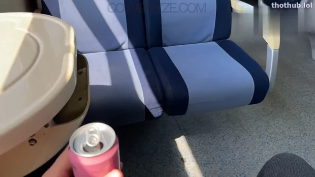 Comatozze – A stranger sat down next to me on the train. What does he want?