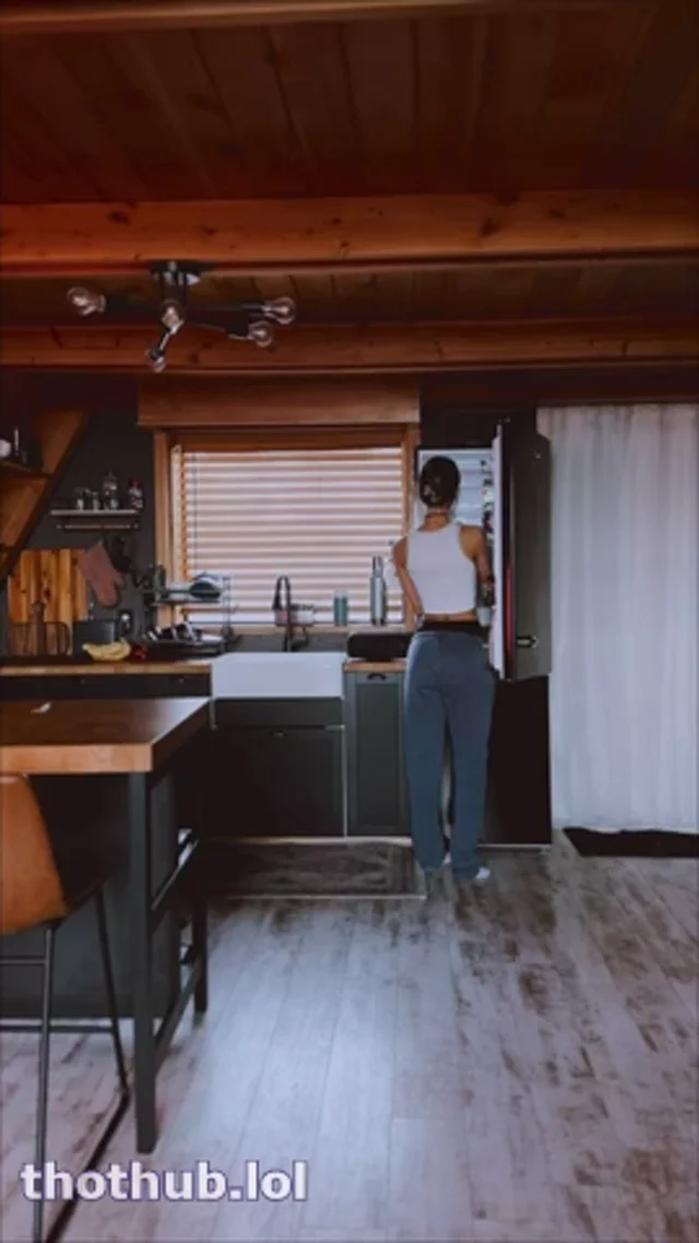 Rachel Cook Cabin – Making Pancakes Video