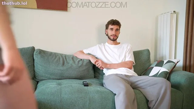 Comatozze I just wanted to watch TV, but this happened…