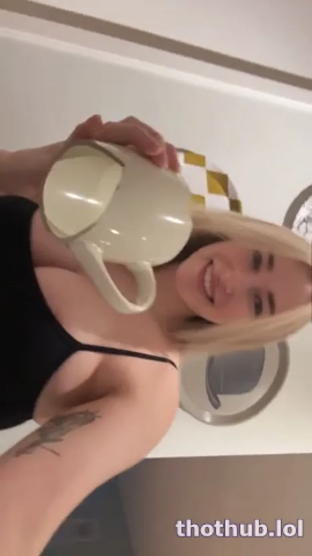 BXJXO – Clumsy Brooke