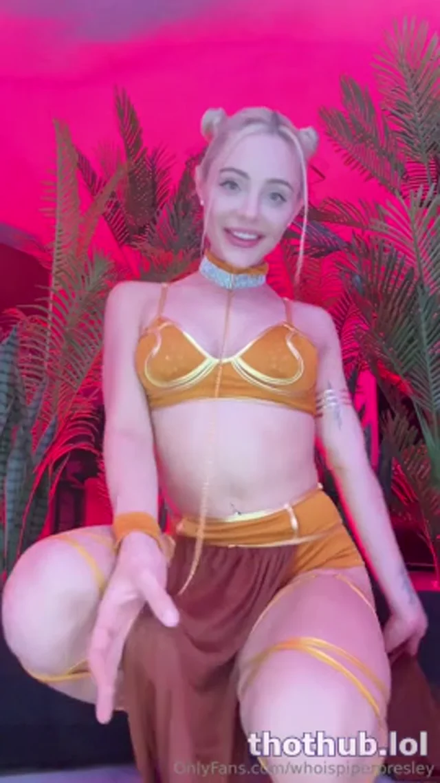 WhoisPiperPresley solo Princess Leia cosplay dildo