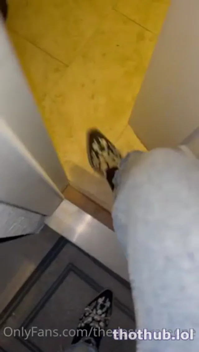 Pandora Skye and Leah Hayes double blowjob