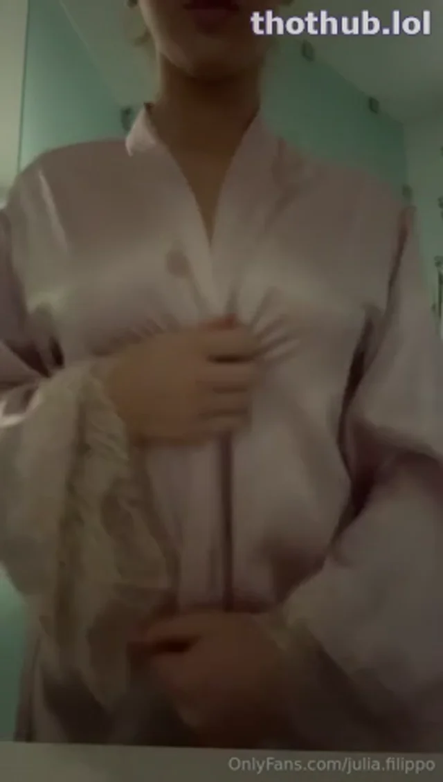 Julia Filippo Bathroom Nude PPV