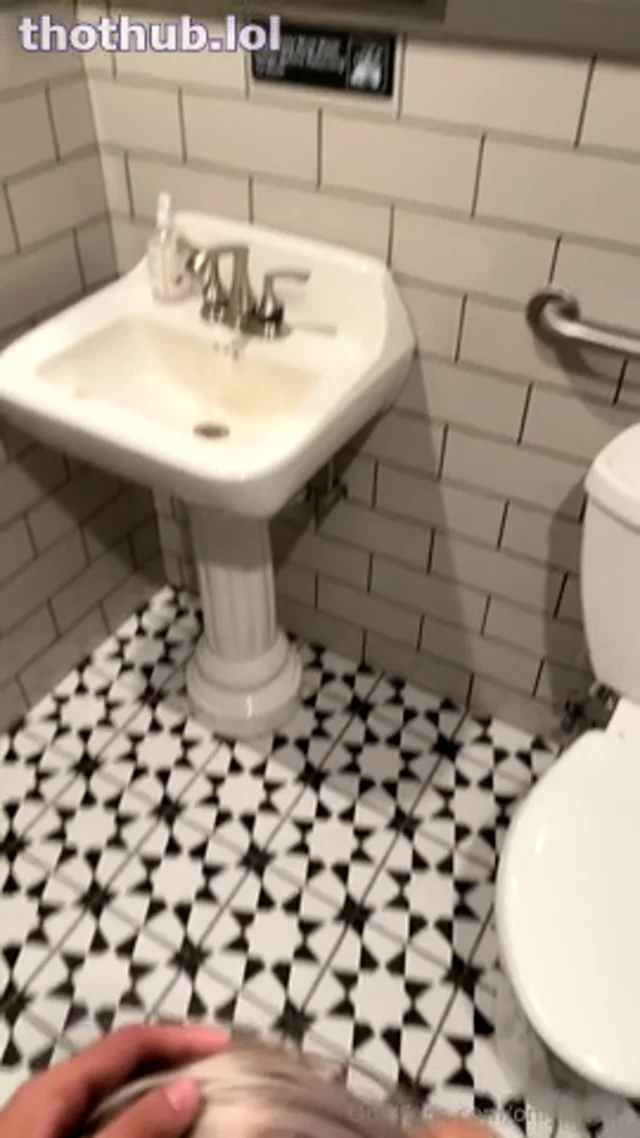 Tatum Rice bathroom bj