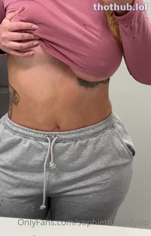 Sophie Hall / sophiesselfies224 big tits onlyfans