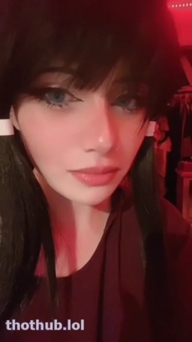 Kxqami – Egirl talking to chat