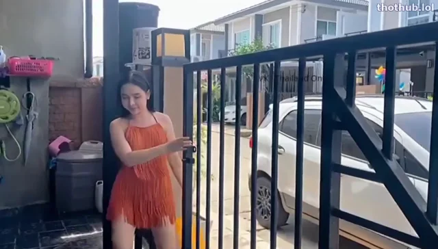 3 Thai girls trying some dildos together