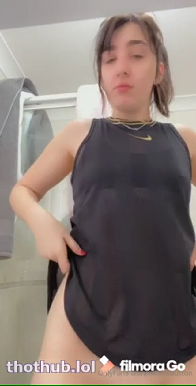 Sarah aussie PAWG PoV gym butt plug + squirt solo