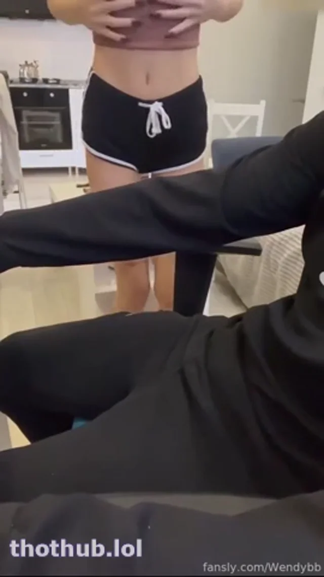 Wendybb Sucks Her Friend’s Cock and Ends in Facial