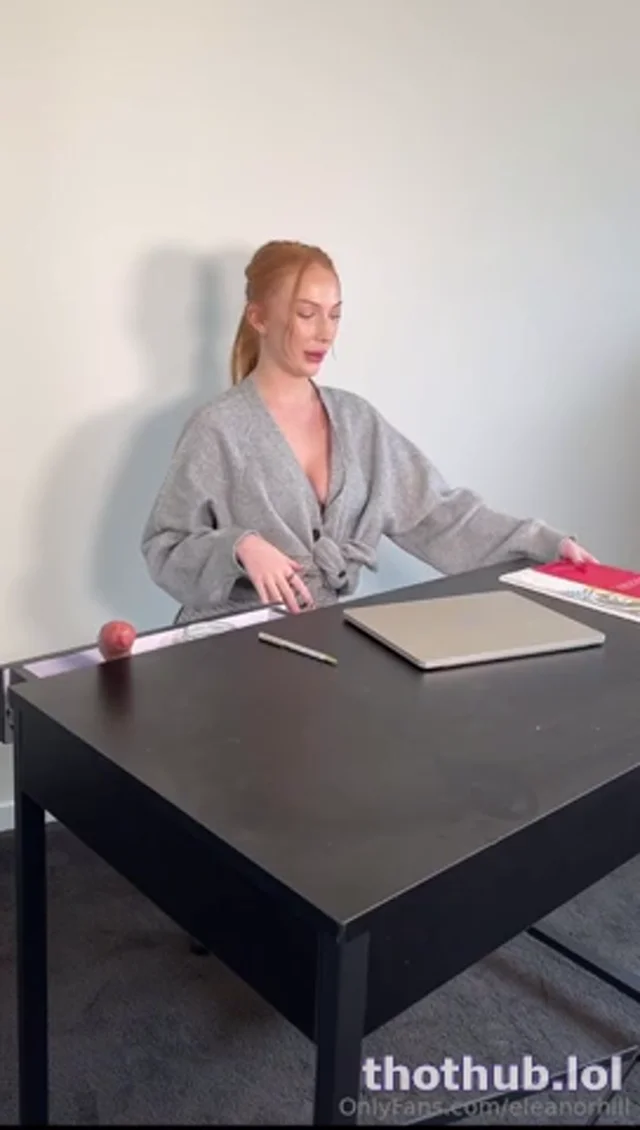 Amber secretary solo