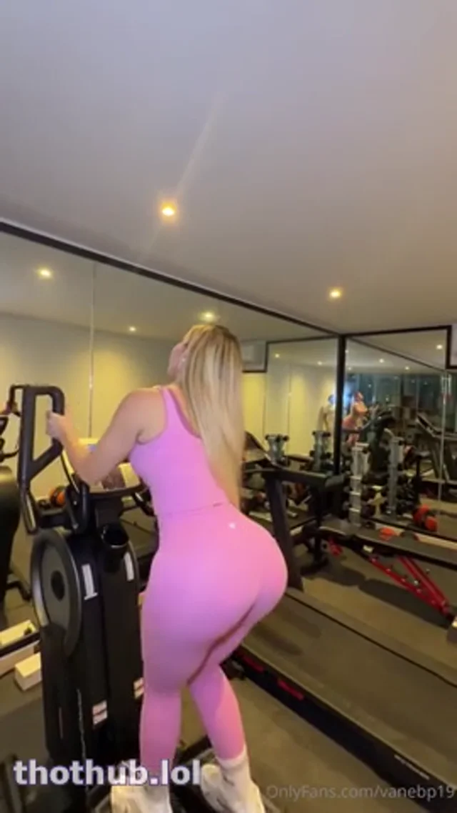 Vanessa Bohorquez Fucks Her PT After Gym
