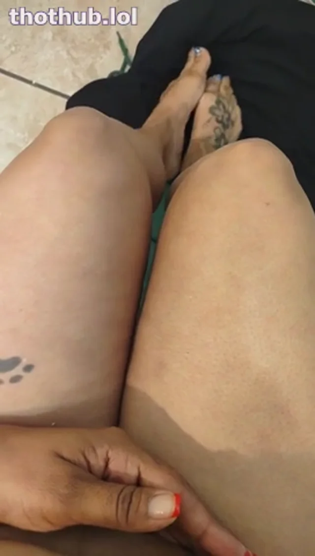 Egirl Sandra showing off legs/toes for Pierre 3