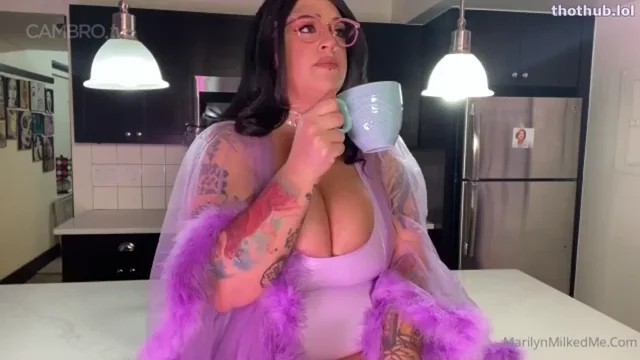 MM AUNT CONSOLES YOU