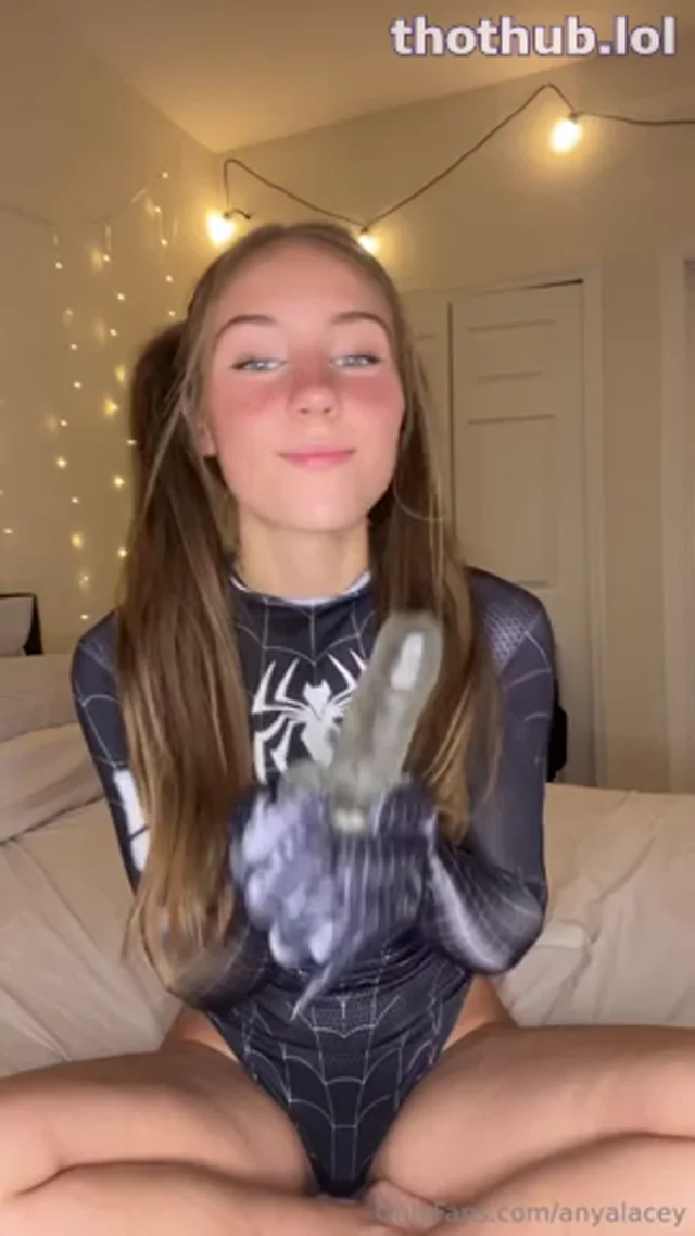 Anya Lacey as a Spider-Girl blowjobs dildo