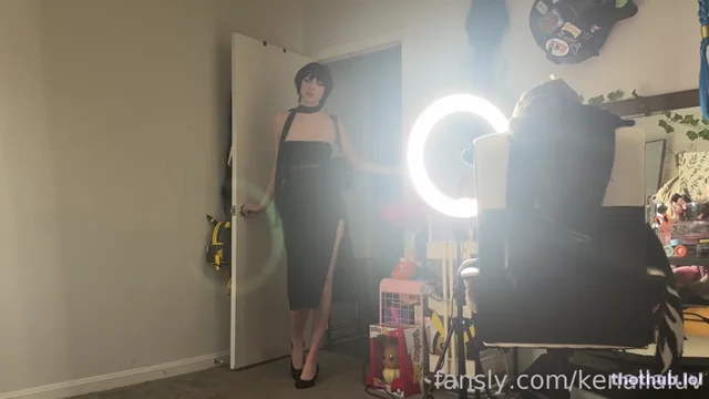 Kenalialuv Gives You A Footjob After A Long Day