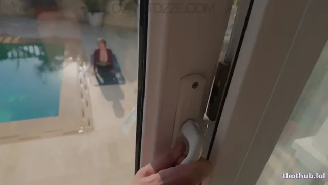 Comatozze Gets Fucked After Yoga Sextape