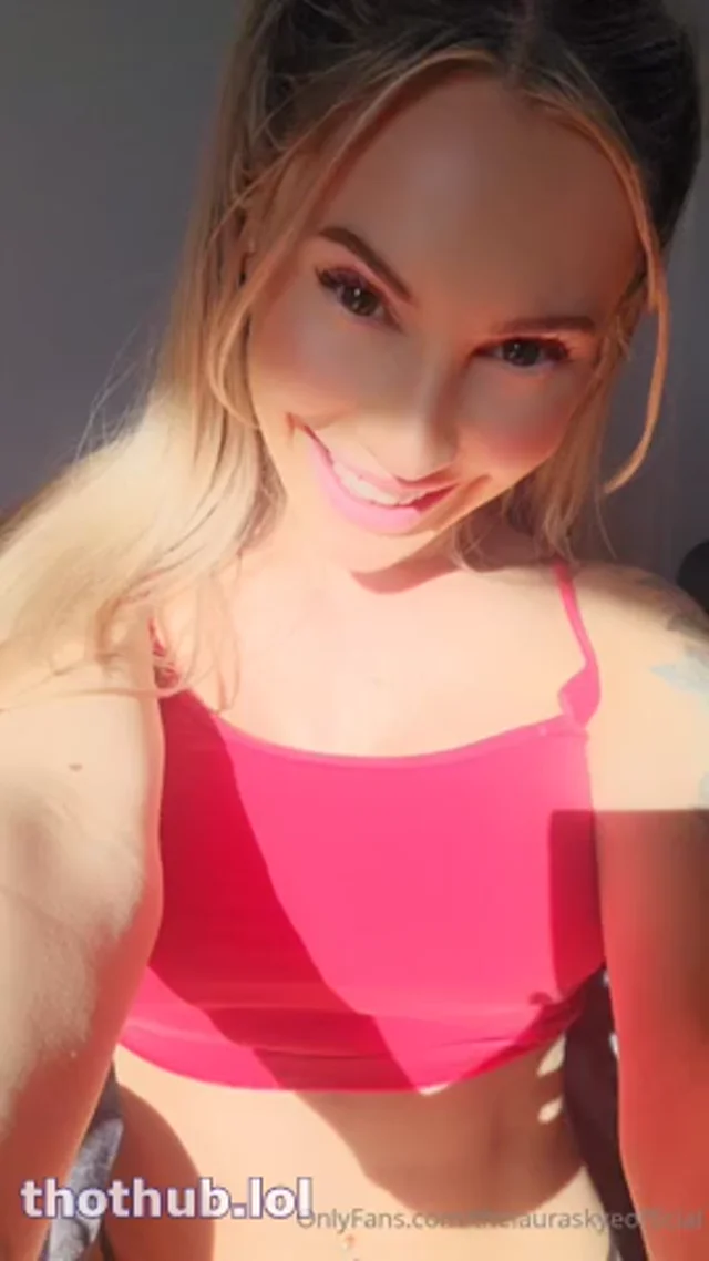 CollegeHotwife | LilMissSkye | thelauraskyeofficial | Laura Skye