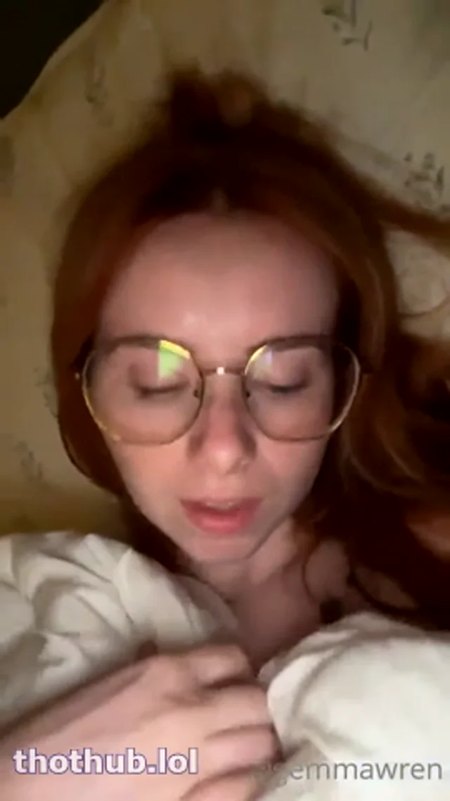 Gemmawren teases you in bed