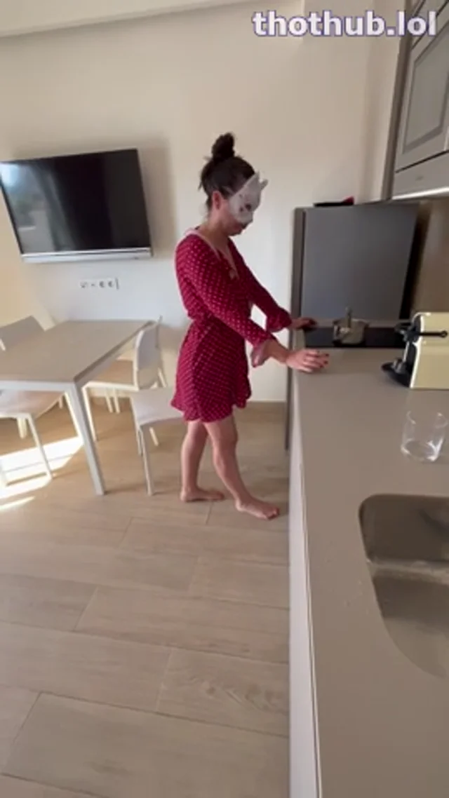 Elsaliux | honeybigtits
