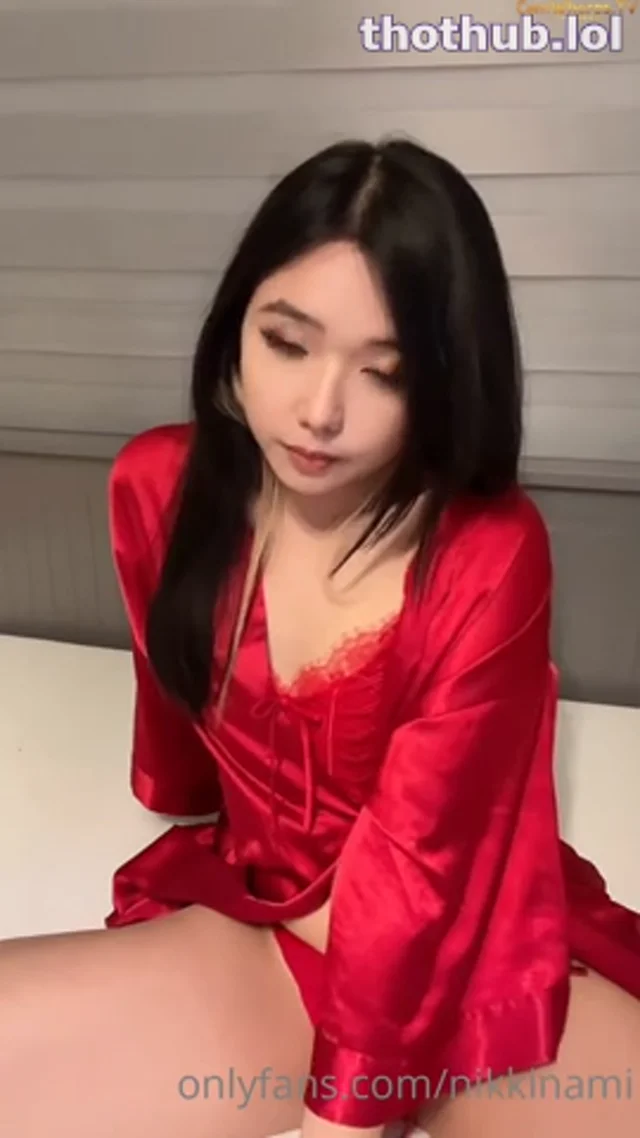 Nikkinami Masturbating