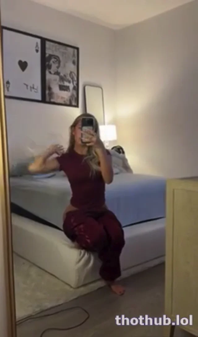 Breckie Hill ass tease
