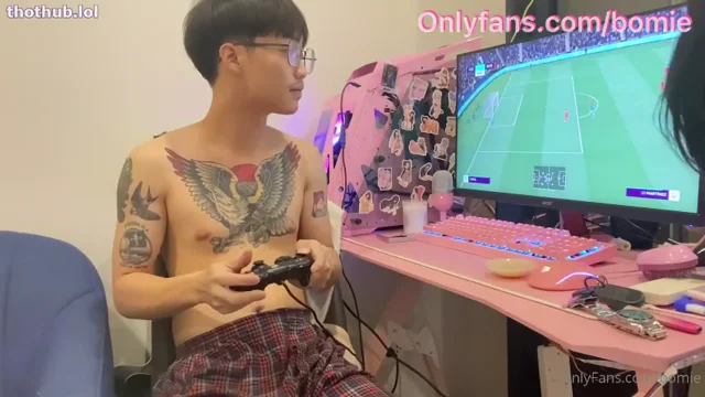 BOMIE THAI GIRL STOP GAMING AND FUCK ME