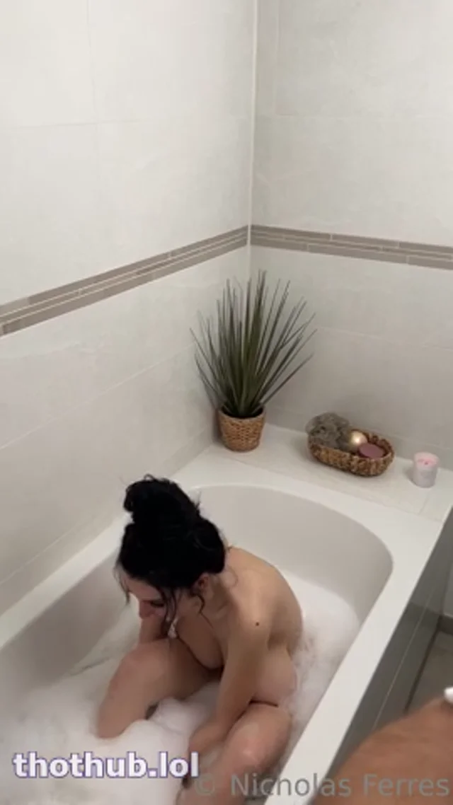 Laurine BTS Nude bathtub photoshoot