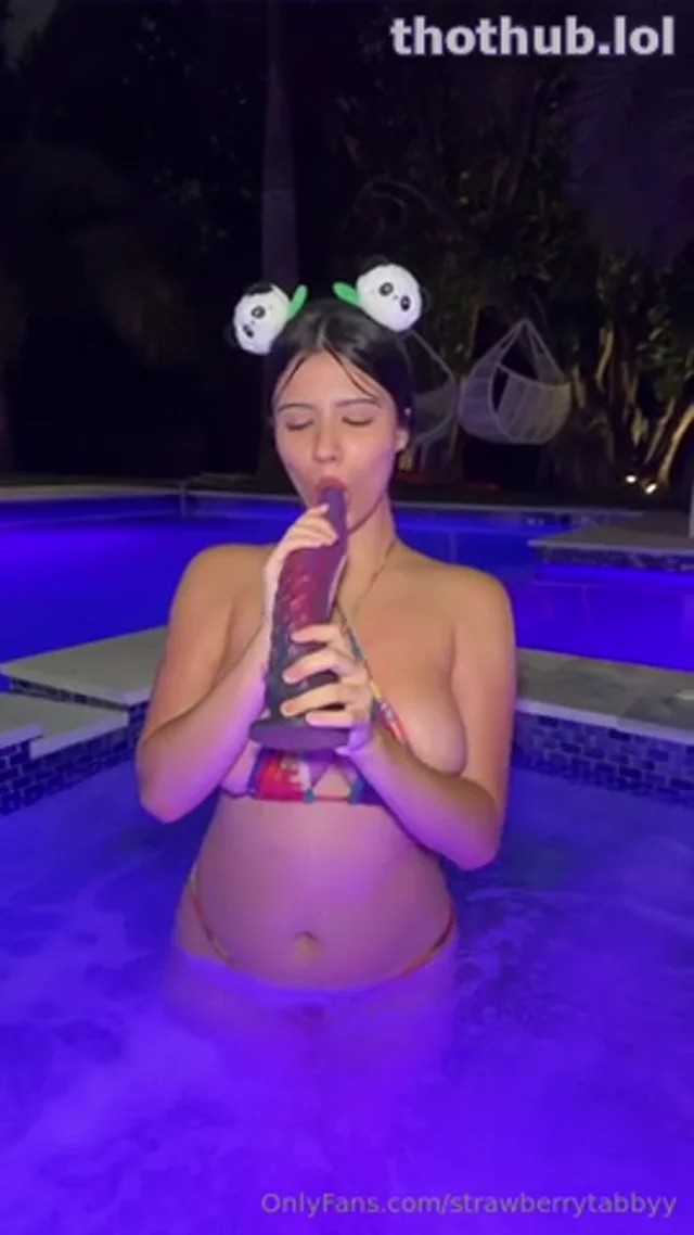 Strawberrytabby alien dildo hot tub