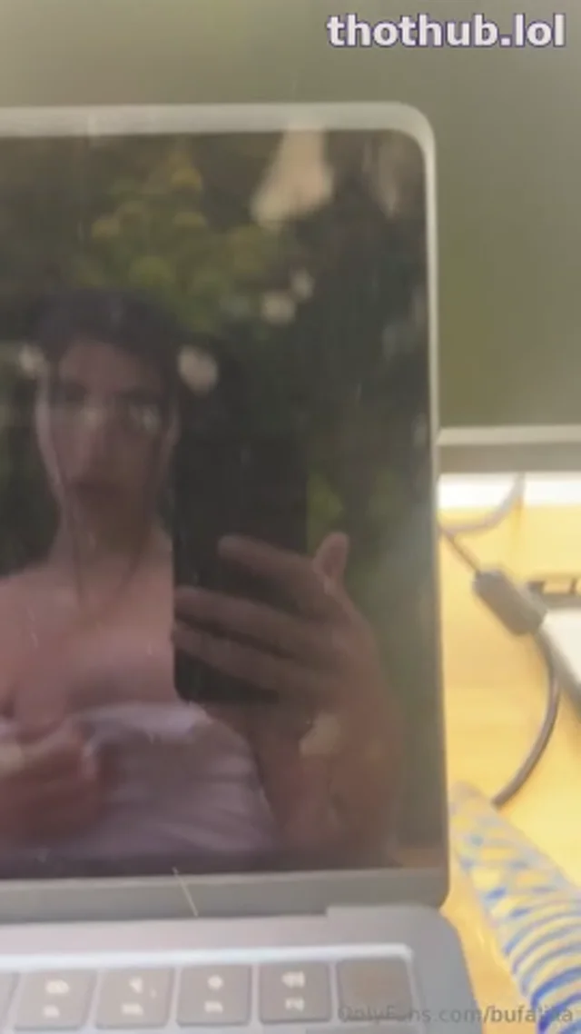 Bufalika | ika dauria bare naked in laptop screen onlyfans