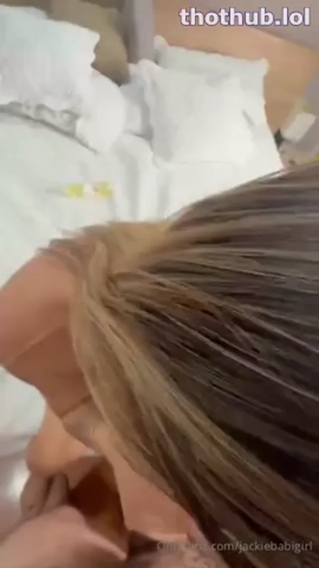 JackieBabiGirl Spreads Her Legs To Get Fucked