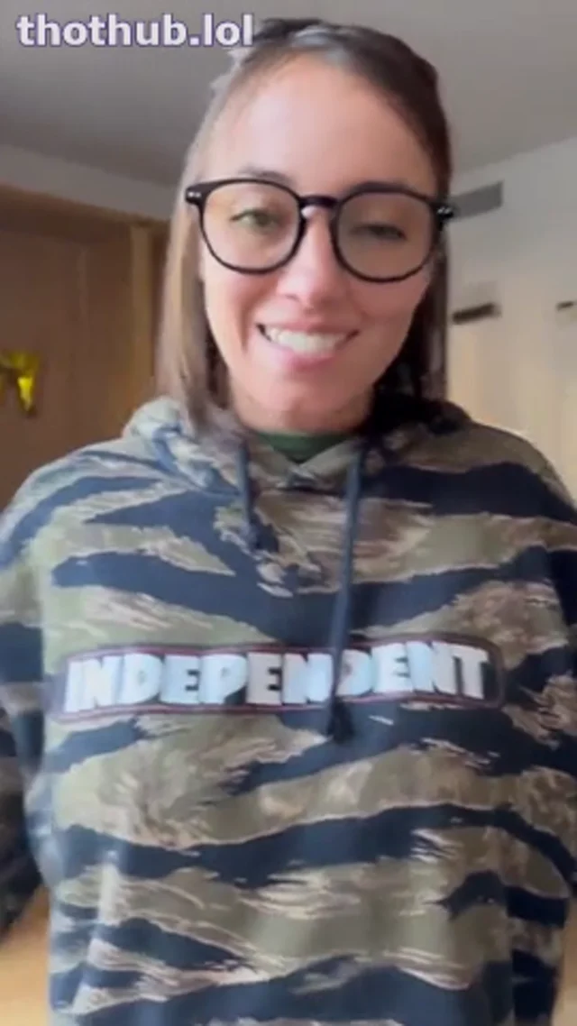 Sexyandtiny OF blowjob