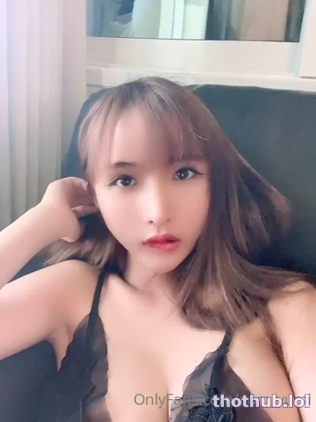 AOMYUMI CUTE THAI PLAY WITH HERSELF