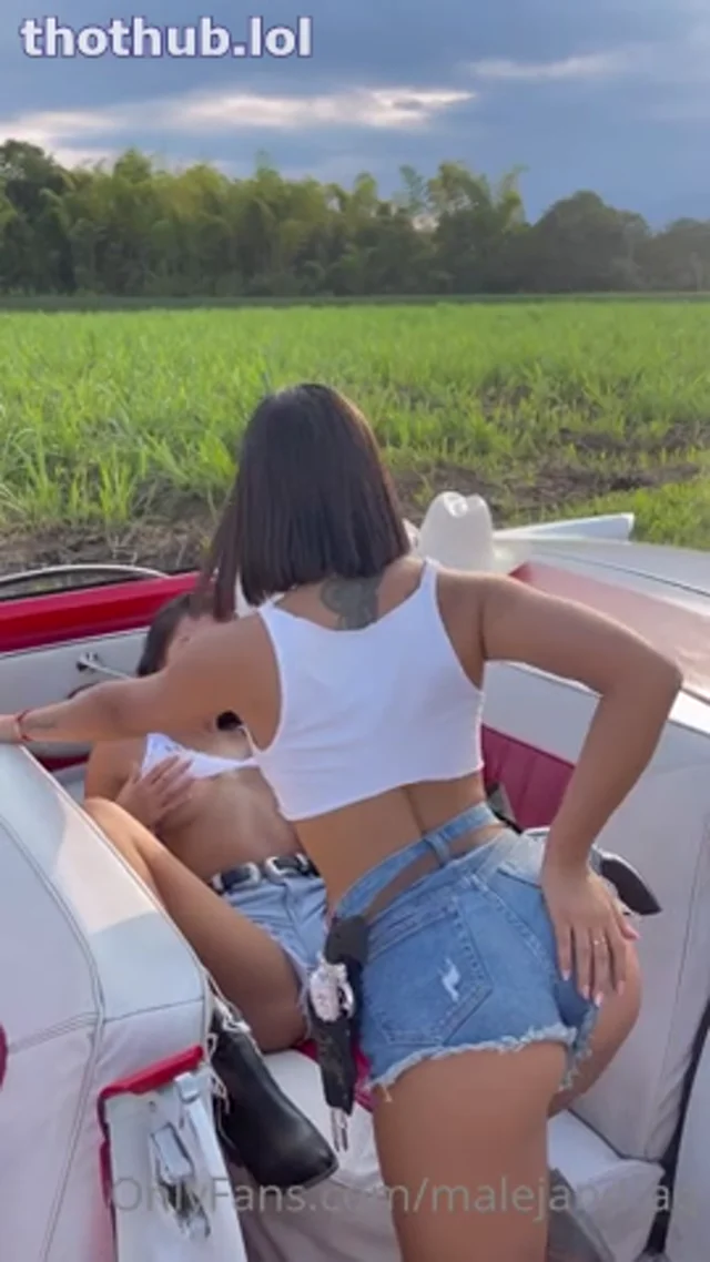 Malejandraq lesbian car sex