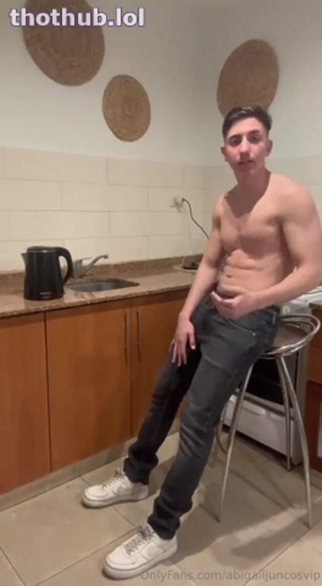 Abigail juncos peteando