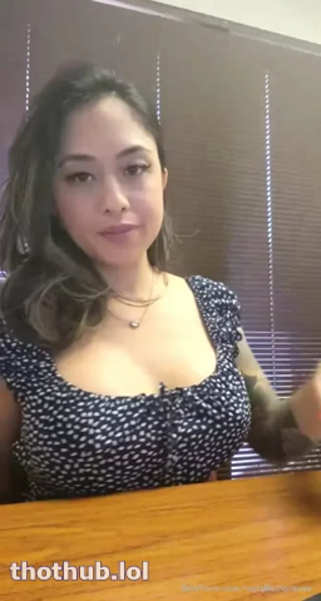 The incredible Natalia Marquez being a freak in her office for 25 minutes!