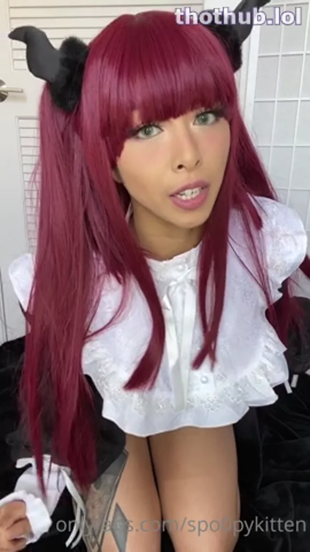 Spoopy Kitten: Feeding Time