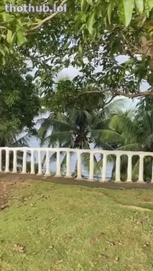 Pandora kaaki horny in the car