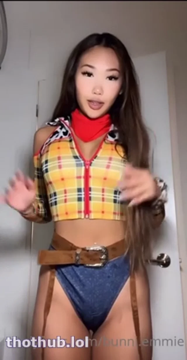 Bunni.emmie Woody cosplay