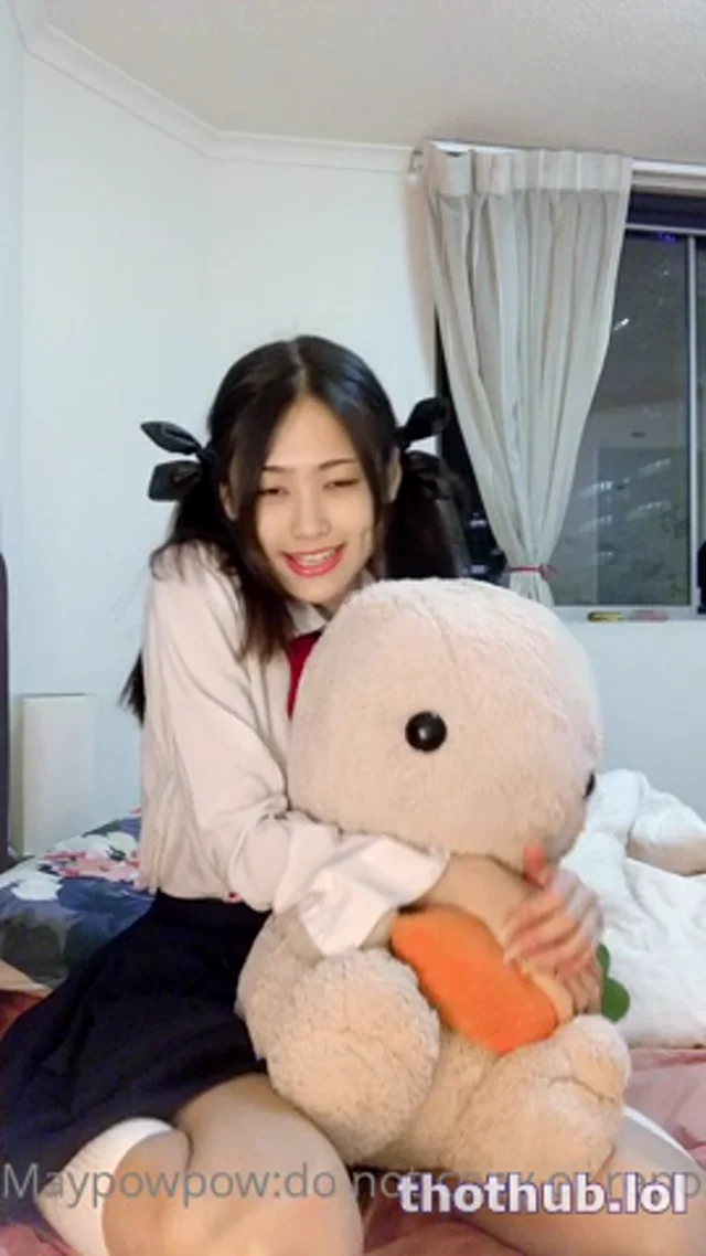 Maypowpow – onlyfans – schoolgirl uniform