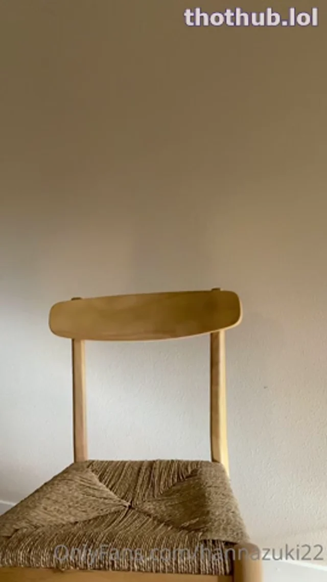 Hannazuki spank herself