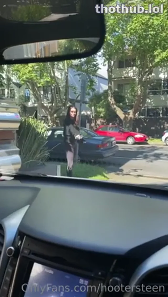 Hootersteen18 Car blowjob