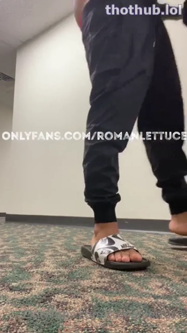 Romanlettuce fuck in the hallway