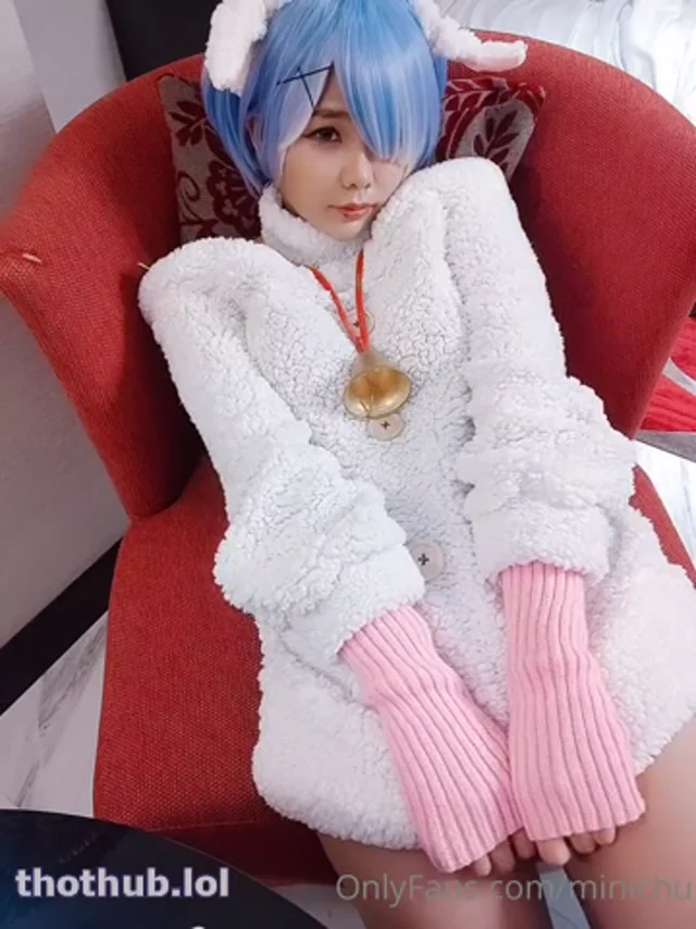 Minichu big dildo orgasm 2